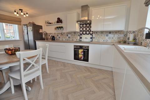 17 Hamilton Way, Coningsby, Lincoln, LN4 4ZW