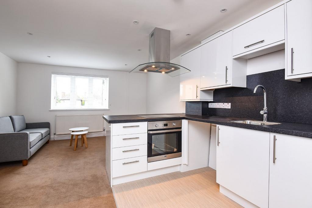 Evans Lane, Kidlington 1 bed flat to rent £1,175 pcm (£271 pw)