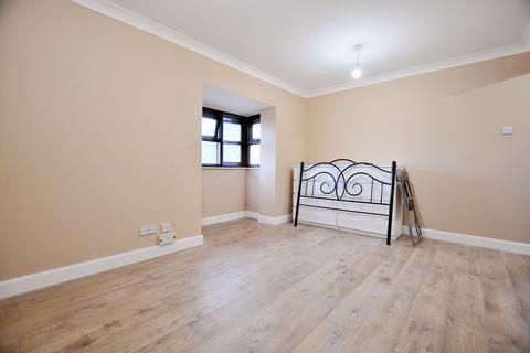 Studio to rent, Clarkes Drive, Hillingdon