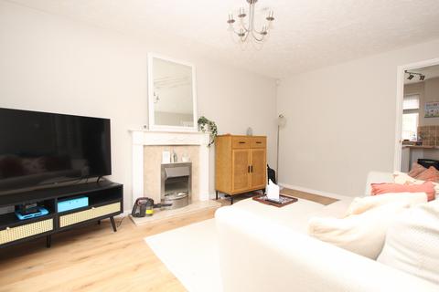 2 bedroom end of terrace house to rent, Brackley NN13