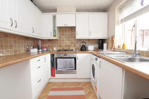 2 bedroom end of terrace house to rent, Brackley NN13