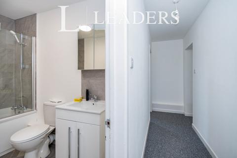 2 bedroom flat to rent, Clarence Park Road, Pokesdown, Bournemouth, BH7