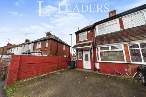 2 bedroom terraced house to rent, Charming 2-Bedroom Terraced House - Driveway and Rear Garden - LU3