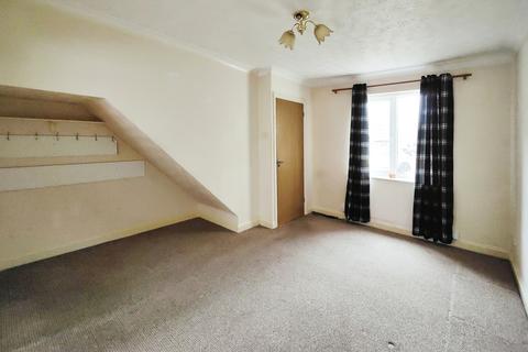 2 bedroom terraced house to rent, Oransay Close, Great Billing, NN3 9HF