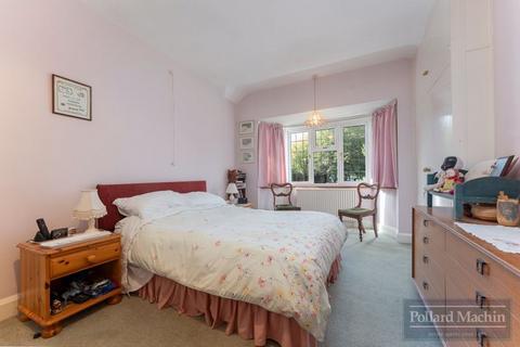 4 bedroom semi-detached house for sale, Briton Crescent, Sanderstead