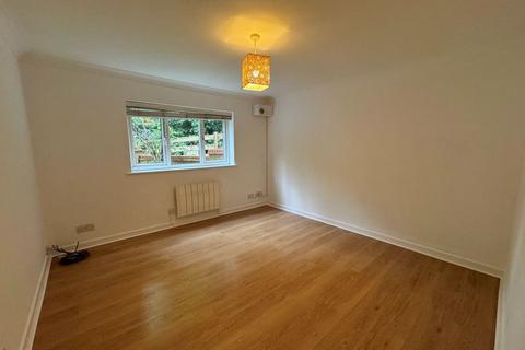 2 bedroom apartment to rent, London Road, High Wycombe HP11