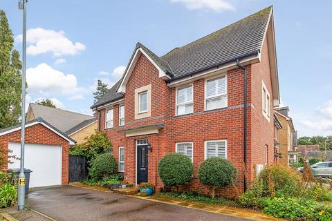 3 bedroom end of terrace house for sale, Peregrine Way, Hatfield