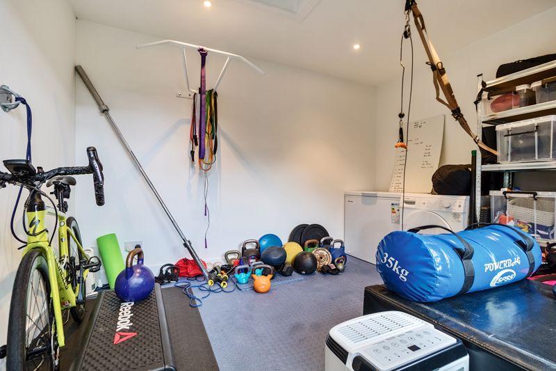 Garage/Gym
