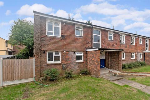 1 bedroom flat for sale, Sevenoaks Close, Romford, Essex