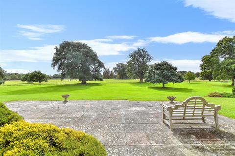 1 bedroom ground floor flat for sale, Aldingbourne Drive, Crockerhill, Chichester, West Sussex