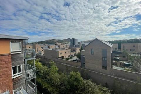 2 bedroom flat to rent, Albion Gardens, Edinburgh,