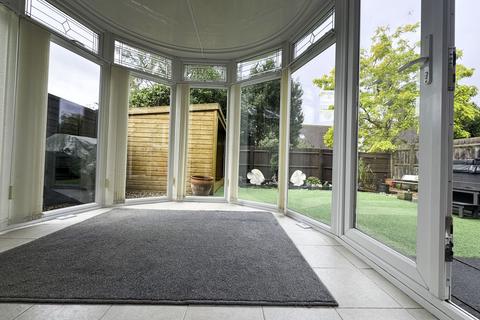 7 Belvoir Close, Rushden, NN10 0NL
