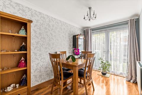 91 Eastfields, Folkestone, CT19 5RT