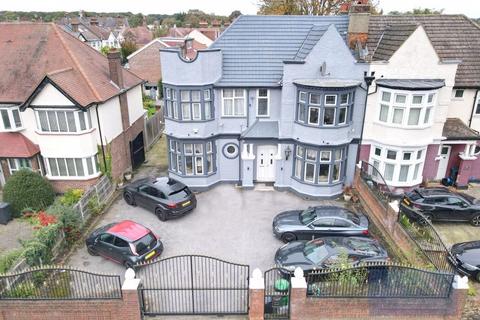 5 bedroom semi-detached house for sale, Aldersbrook Road, London E12