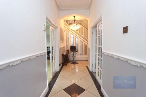 5 bedroom semi-detached house for sale, Aldersbrook Road, London E12