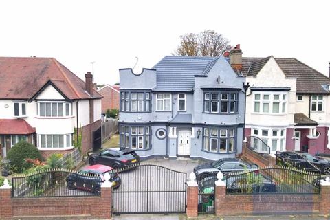 5 bedroom semi-detached house for sale, Aldersbrook Road, London E12