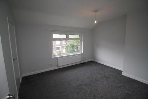 2 bedroom semi-detached house to rent, Sycamore Crescent, Ashton u Lyne, OL6 8PS