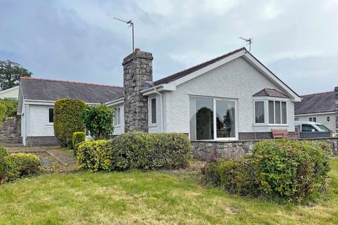 3 bedroom bungalow for sale, Bangor Road, Caernarfon, Gwynedd, LL55