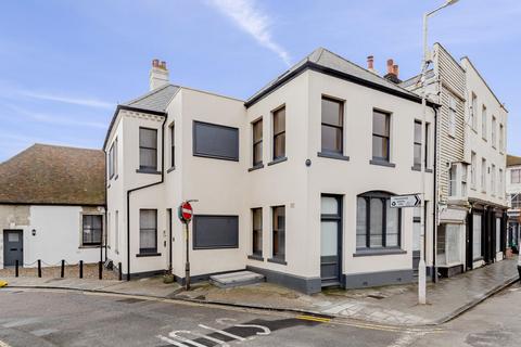 2 bedroom ground floor flat for sale, Sandgate High Street, Sandgate, Folkestone, CT20