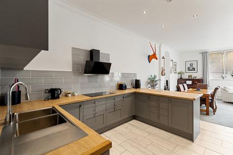 2 bedroom ground floor flat for sale, Sandgate High Street, Sandgate, Folkestone, CT20