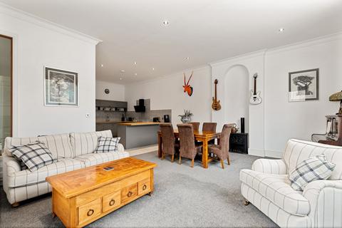2 bedroom ground floor flat for sale, Sandgate High Street, Sandgate, Folkestone, CT20