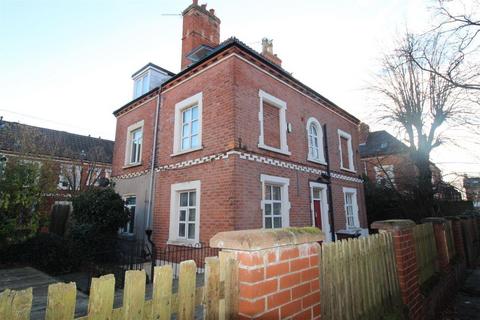 6 bedroom semi-detached house to rent, Colville Villas, Nottingham NG1