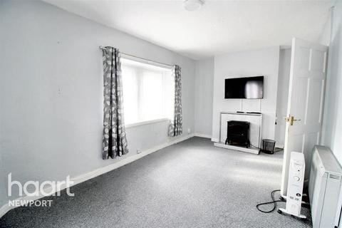 3 bedroom maisonette to rent, Duckpool Road, Maindee