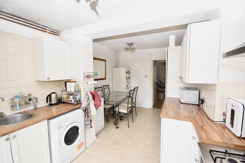 3 bedroom terraced house to rent, LEIGHTON ROAD, WING