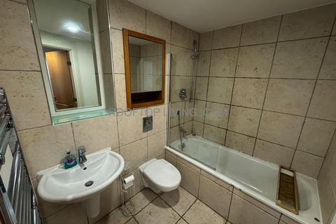 2 bedroom flat to rent, Magellan House Armouries Way, Leeds LS10