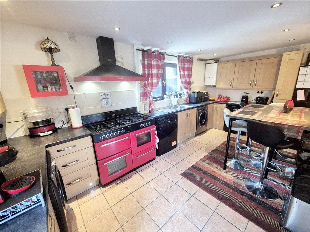 Wingfield Drive, Chaddesden, Derby 3 bed semidetached house for sale