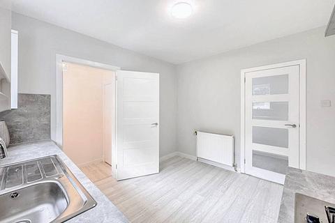 1/1, 17 Lethamhill Road, Glasgow, G33 2SG