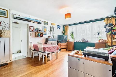 2 bedroom flat for sale, South Norwood Hill, London