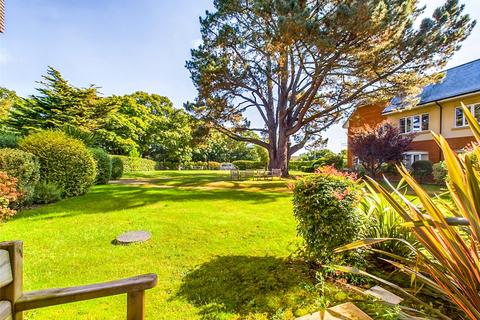 1 bedroom retirement property for sale, Royal Close, Christchurch, Dorset, BH23