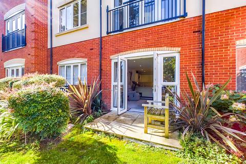 1 bedroom retirement property for sale, Royal Close, Christchurch, Dorset, BH23