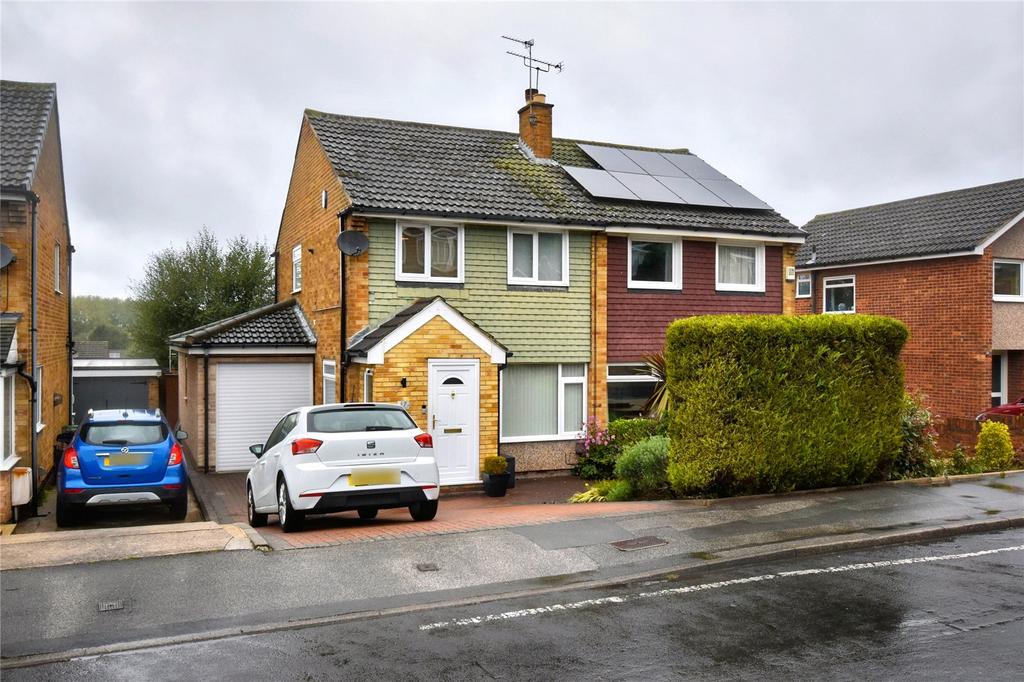 Severn Drive, Garforth, Leeds, West... 4 bed semi-detached house - £289,950