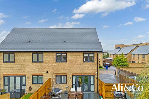 1 Somerset Close, Grays, RM20 4BY