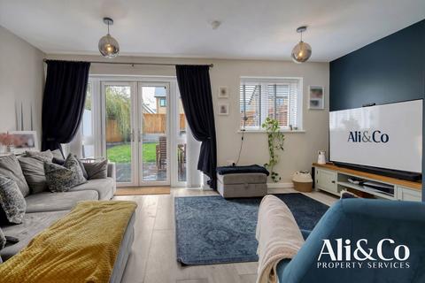 1 Somerset Close, Grays, RM20 4BY