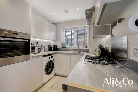 1 Somerset Close, Grays, RM20 4BY
