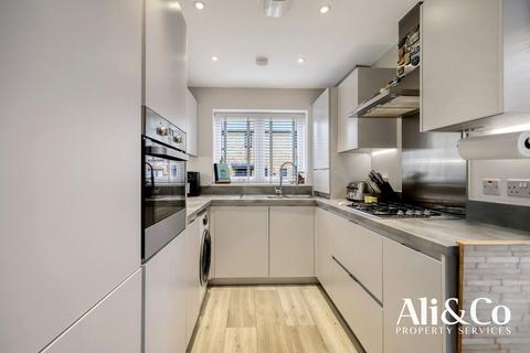 1 Somerset Close, Grays, RM20 4BY