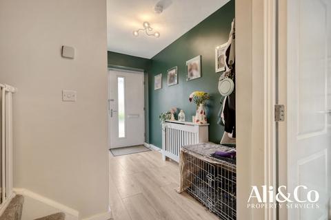 1 Somerset Close, Grays, RM20 4BY