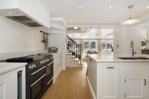 Little Ravenswell Beacon Road, Kingswear, Dartmouth, TQ6 0BS