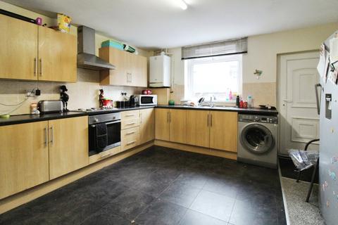 2 bedroom house to rent, Railway Street, Colne BB8