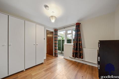 1 bedroom bungalow to rent, Haynt Walk, Wimbledon SW20