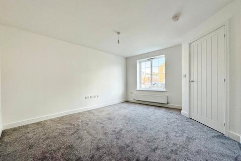 3 bedroom semi-detached house to rent, Gosford Road, Sheffield S25