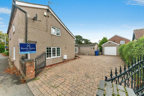 2 bedroom semi-detached house for sale, Station Road, Grimsby DN37