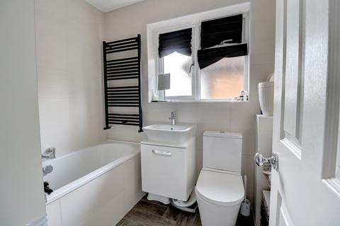 3 Clayfields, Penn, High Wycombe, HP10 8AT