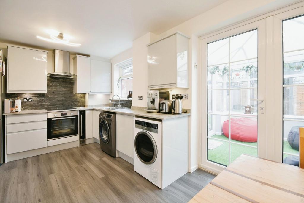 Ravenwood Drive, Manchester M34 3 bed detached house for sale £300,000