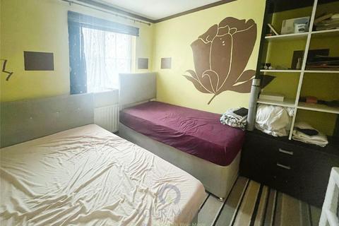 82 Waterside Close, London, SE28 0GS