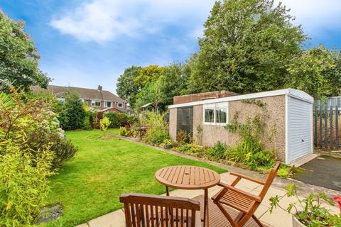 3 bedroom end of terrace house for sale, Springfield Road, Leeds LS27