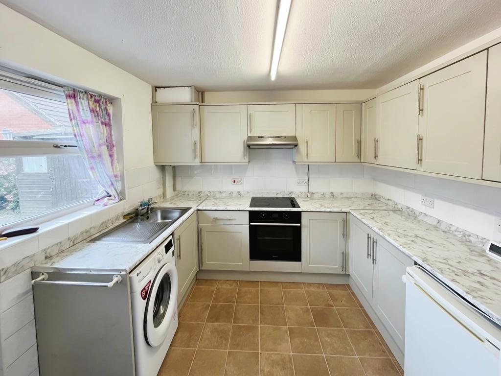 Kingsbridge Crescent, Leicestershire LE4 3 bed bungalow for sale £230,000